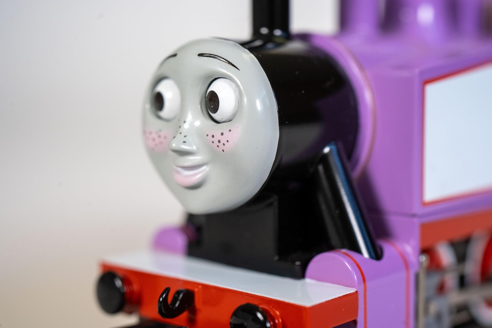Bachmann HO Gauge Thomas the Tank Engine Rosie 28-58816 Steam Locomotive Model,