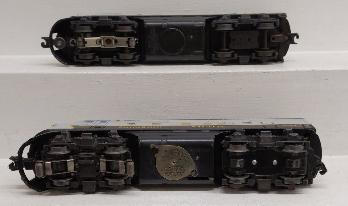 Lionel 2373 Vintage O Canadian Pacific F3 AA Diesel Locomotive Set
