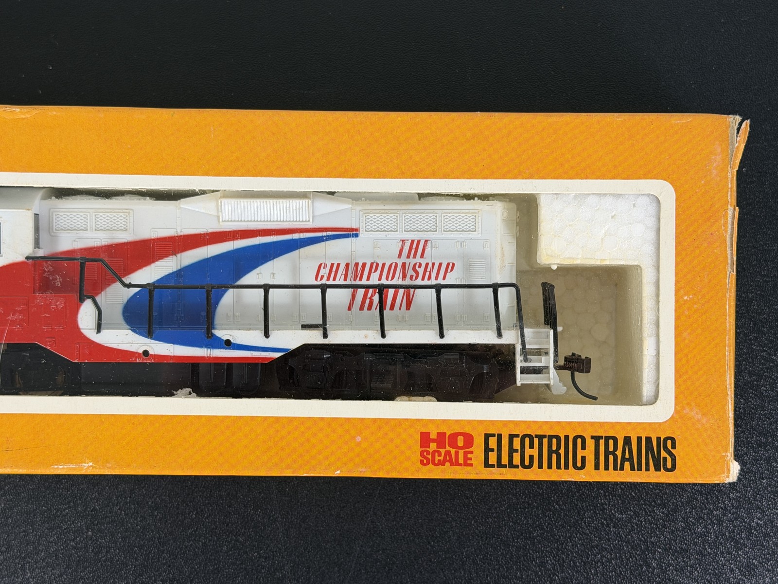 NEW VINTAGE COX HO Scale Electric Trains GP-9 Locomotive The Championship Train