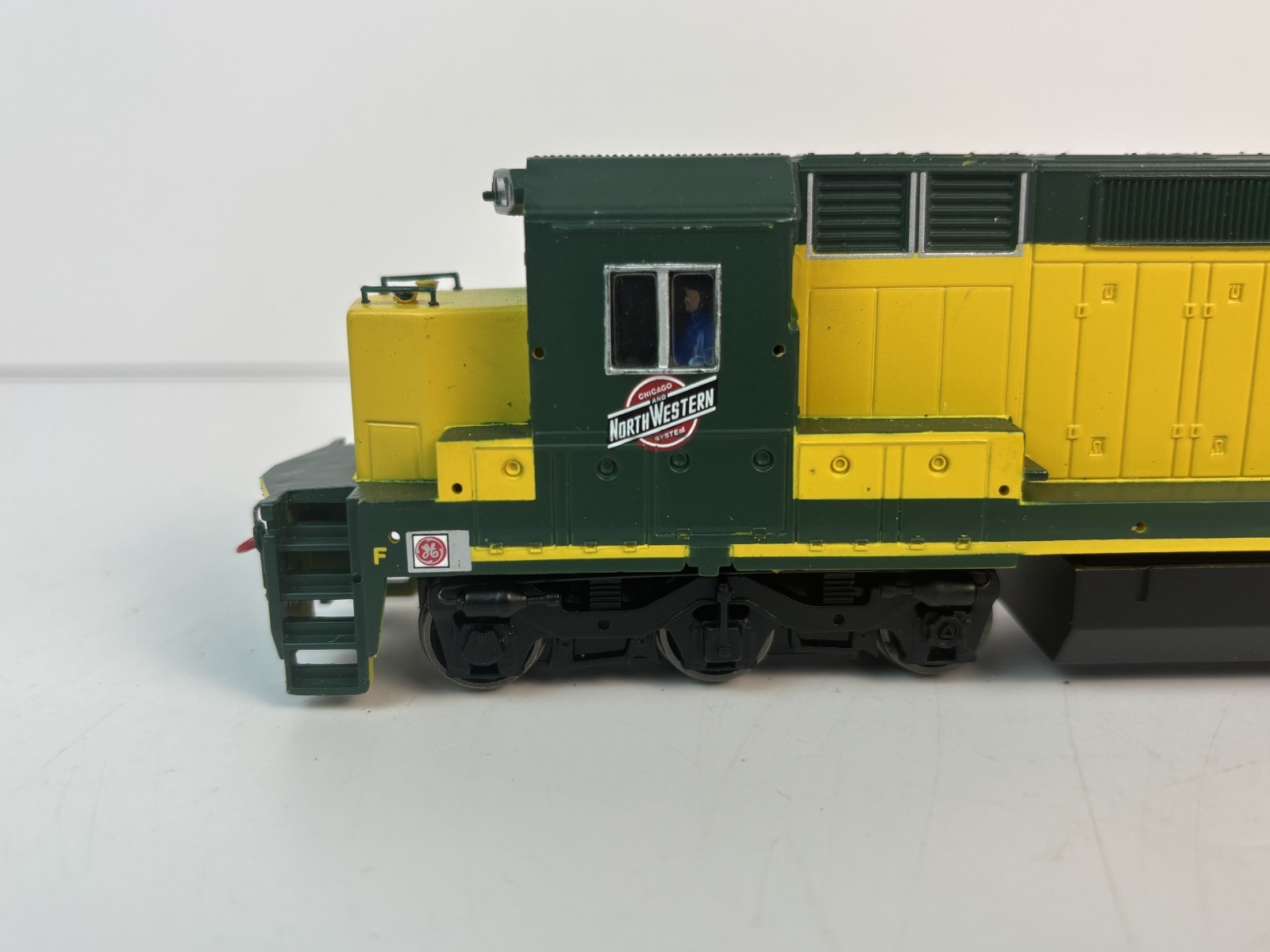 Bachmann Spectrum GE Dash 8‑40C Diesel Locomotive C&NW 8507 HO Item 85022 LNIB