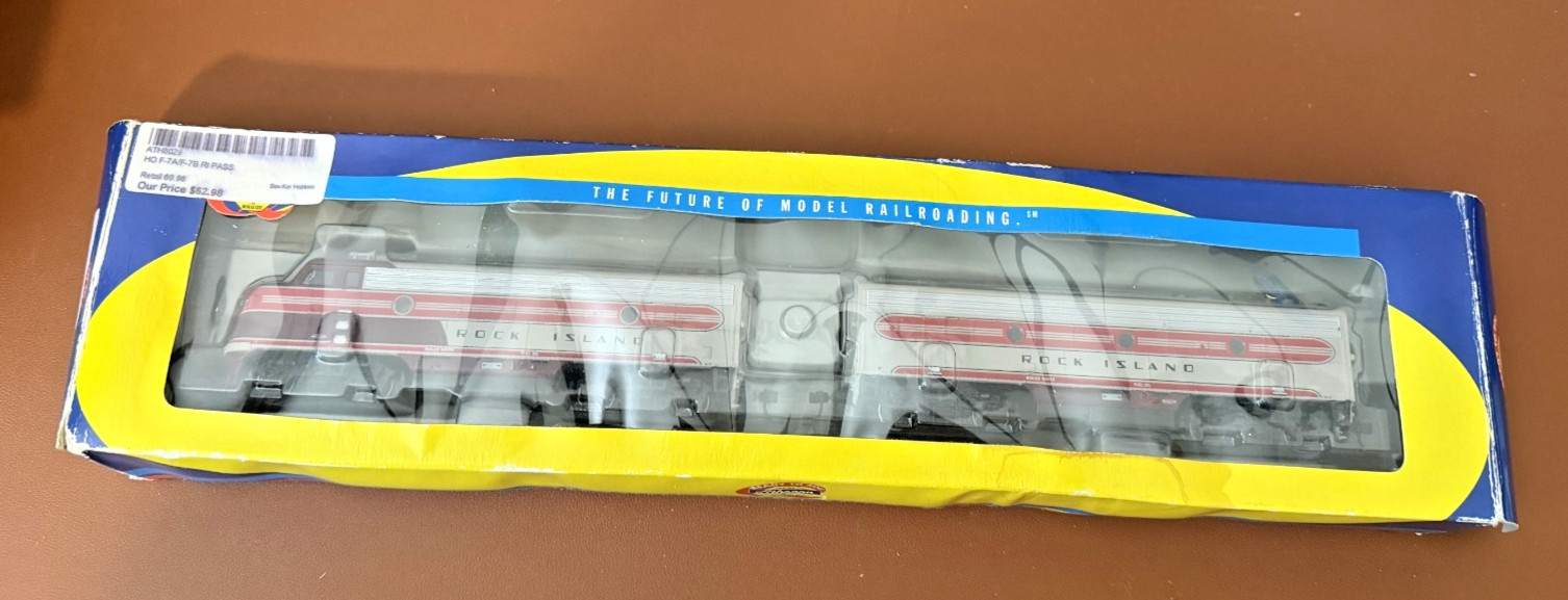 Athearn, Rock Island Locomotive, F7A-F7B, 8029 NEW IN BOX. 6505