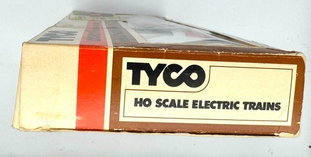 Tyco 251-28 GG-1 Electric Locomotive New Haven 6611 HO Scale Power Torque HO VGC