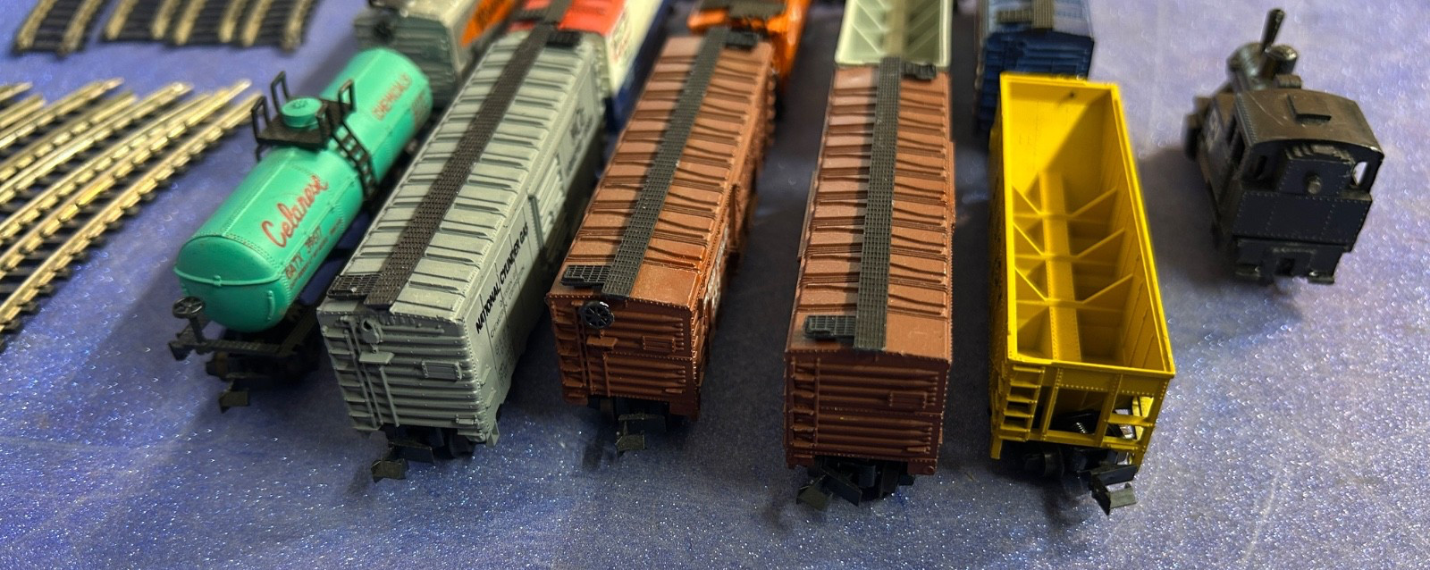 Locomotive, Cars, Track, Transformer, N Scale Train Lot CN 146 Railroad WORKS 4