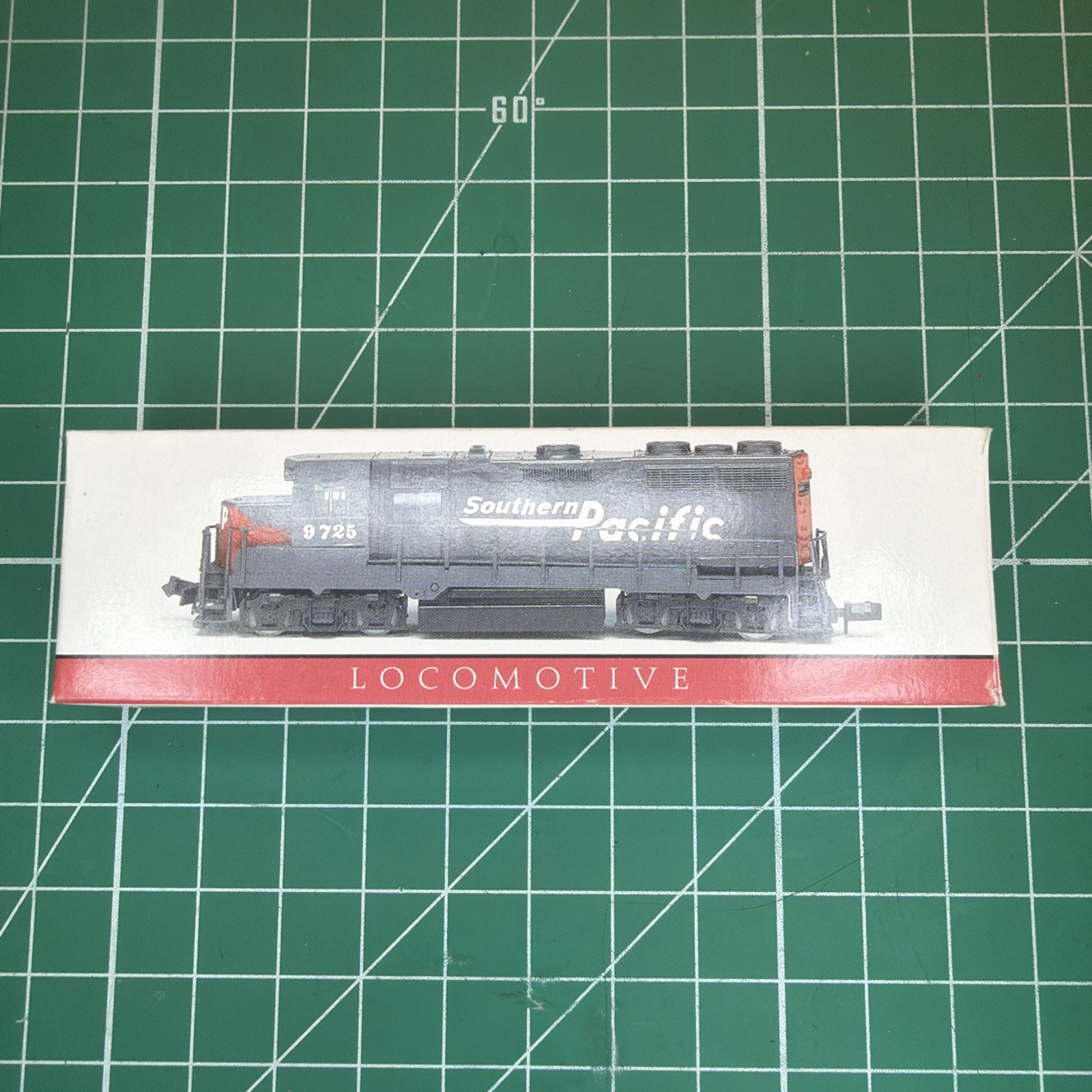 Southern Pacific Locomotive # 9725 Model Train No 418 High Speed N Scale w Box