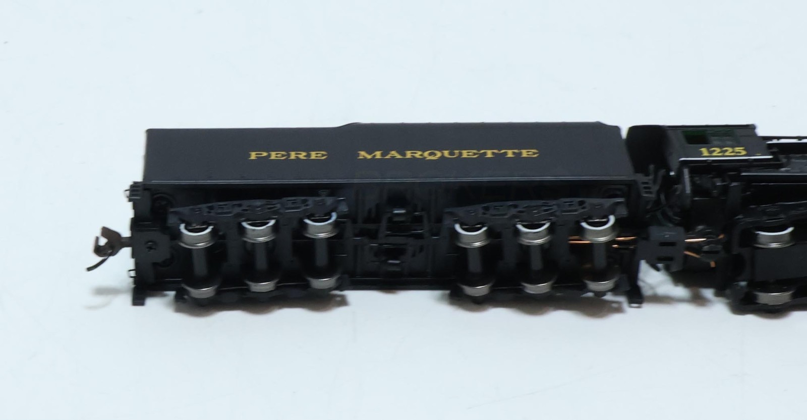 Bachmann Pere Marquette #1225 2-8-4 Locomotive & Tender N Scale