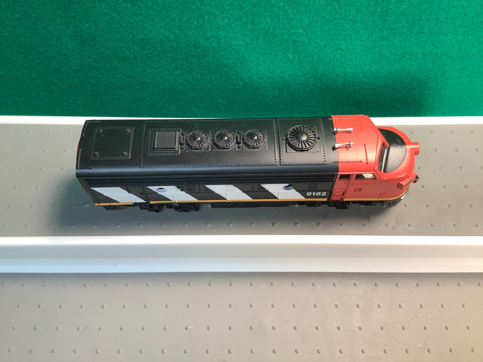Vintage Bachman HO Scale CN #9162 Diesel Locomotive