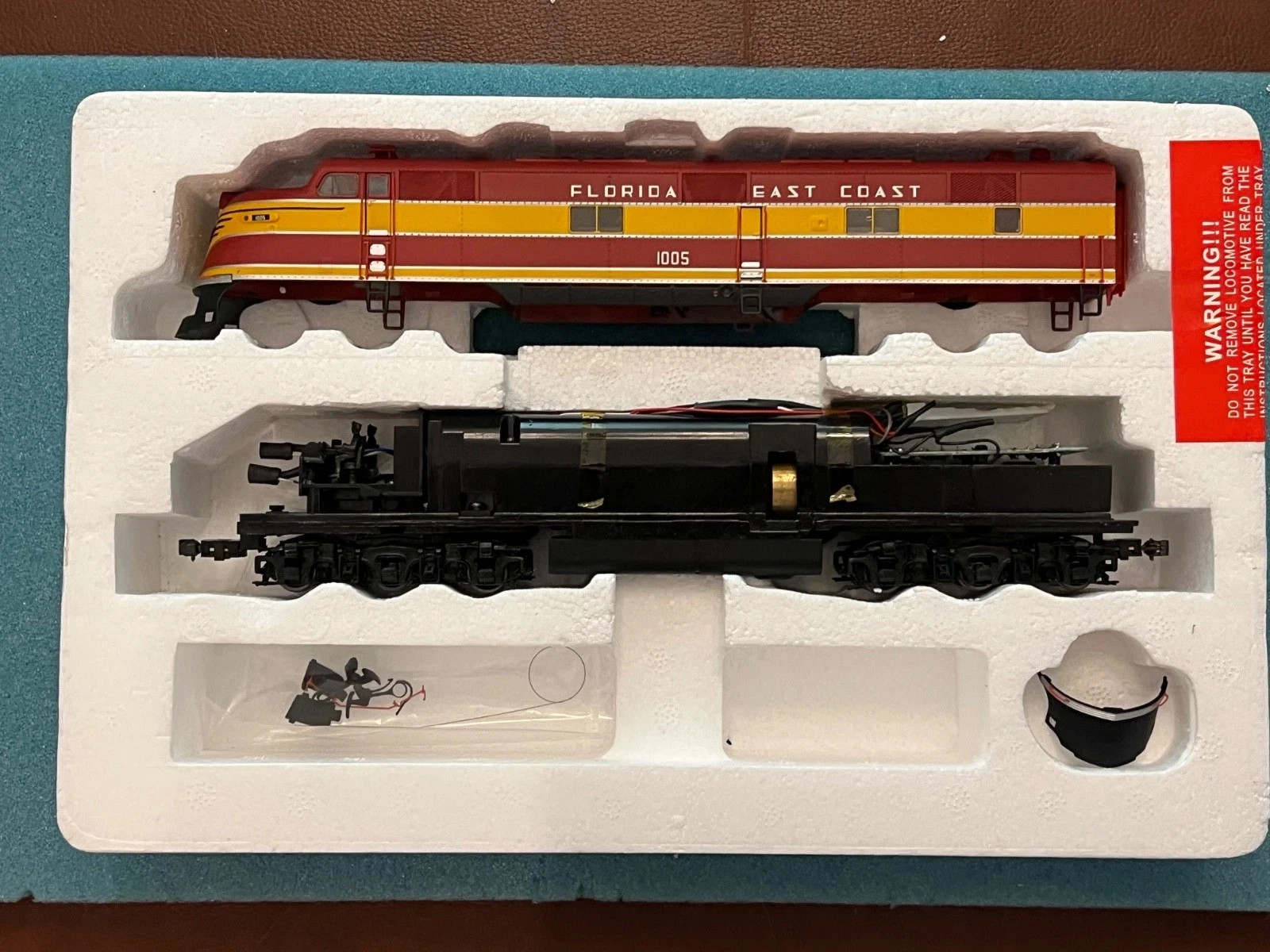 Life like Proto 2000 HO scale EMD E6 FEC Florida East Coast #1005 with NCE DCC