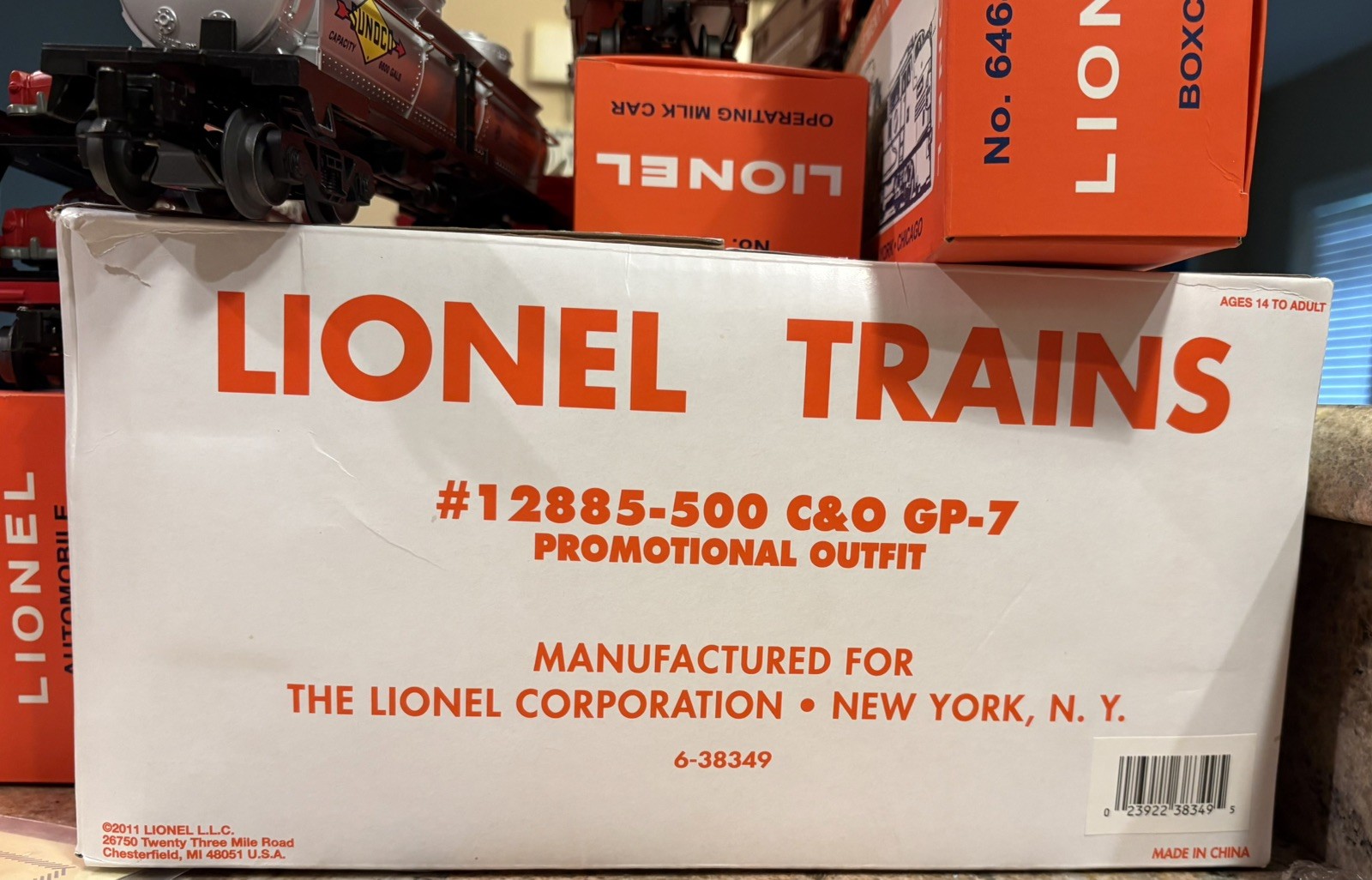 Lionel 38349 Conventional Classics Chesapeake & Ohio GP-7 Freight Set 12885-500