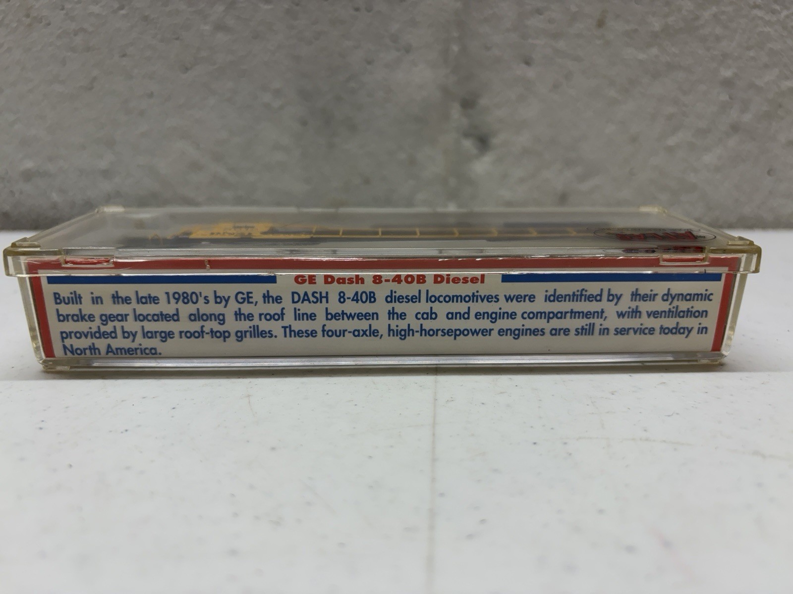 N Atlas 48732 BNSF Santa Fe “Patch Job” GE Dash 8-40B Diesel #8615 – DCC Ready