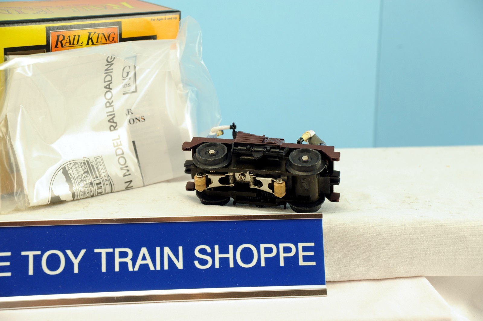 MTH RAIL KING 2509 TUSCAN RED OPERATING HAND CAR. O/O-27. TESTED. EXC COND IB.