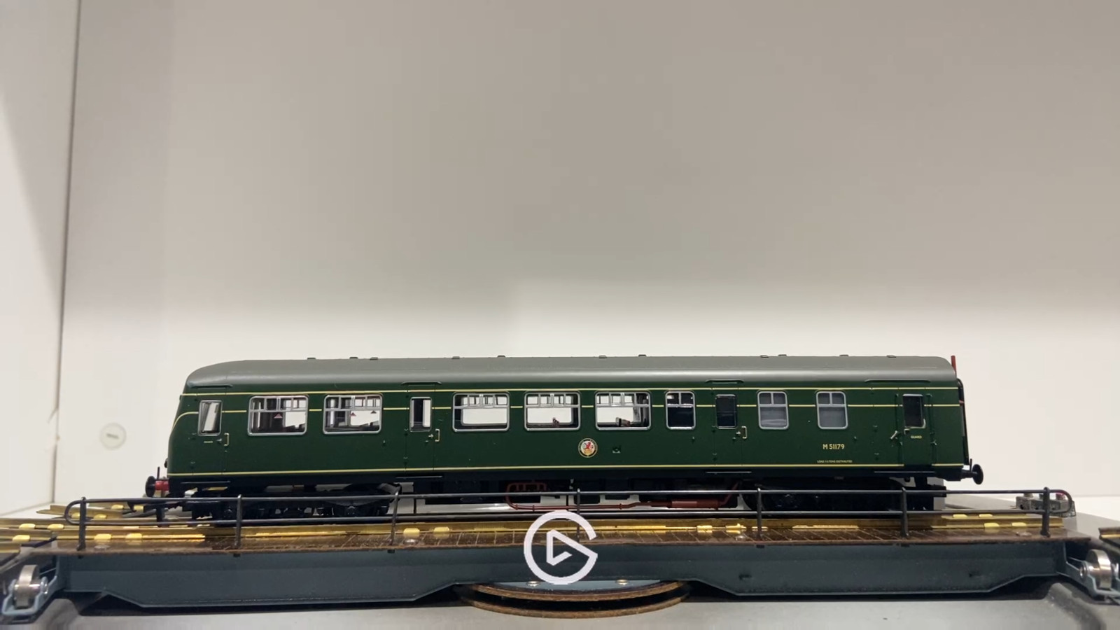 Bachmann Branch-line 32-286 Class 101 2 Car DMU BR Green DCC Ready 21 Pin