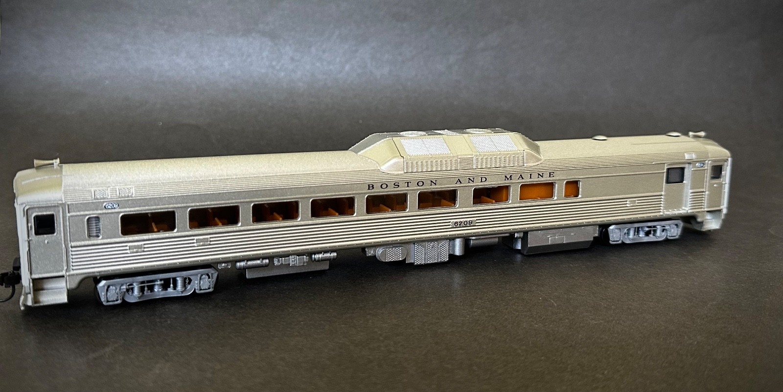 HO Life-Like Proto 1000 RDC 2 B&M Passenger Coach – Boston & Main #6209