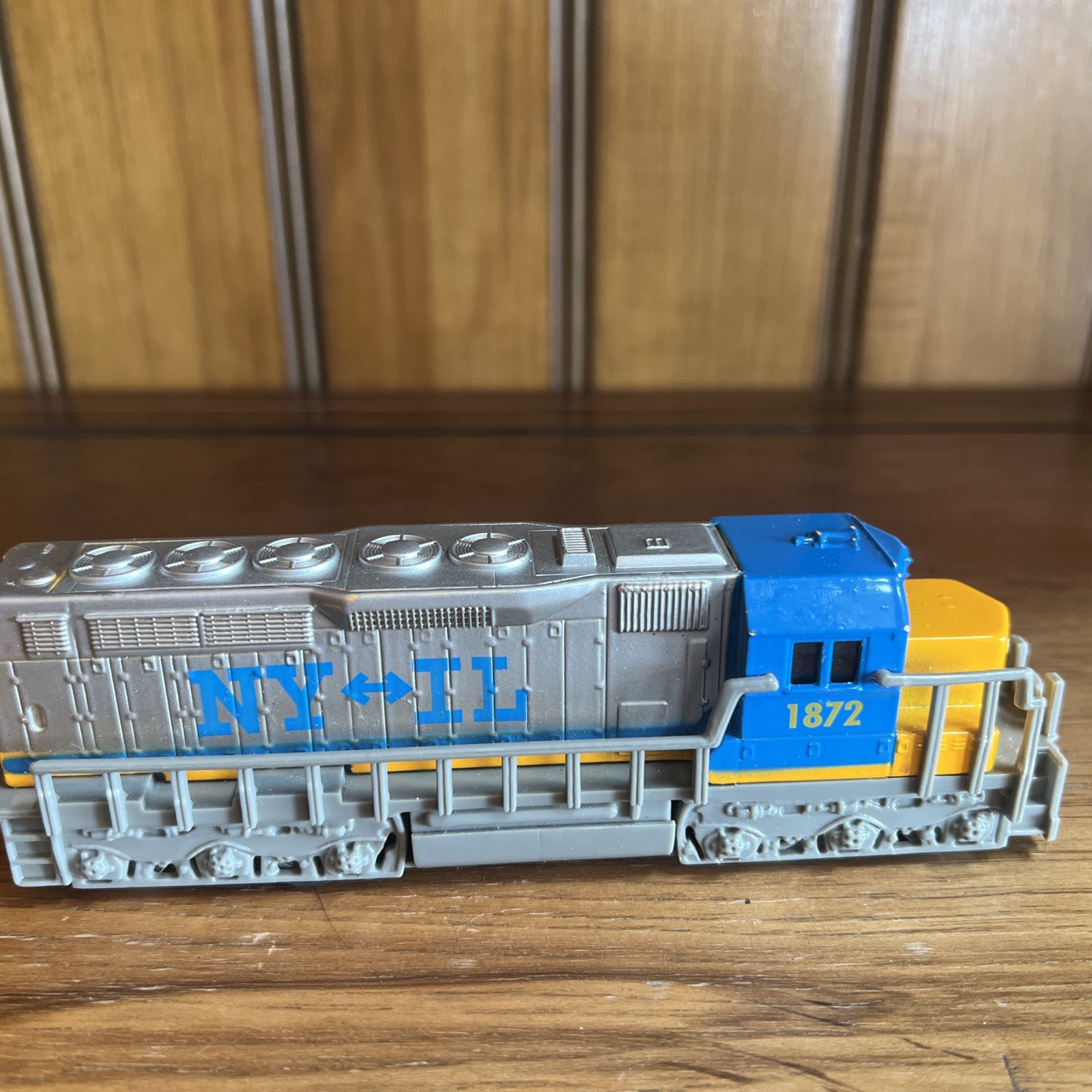 Freight Locomotive Pull Back Power Blue,Yellow & Silver #1872 NY &IL
