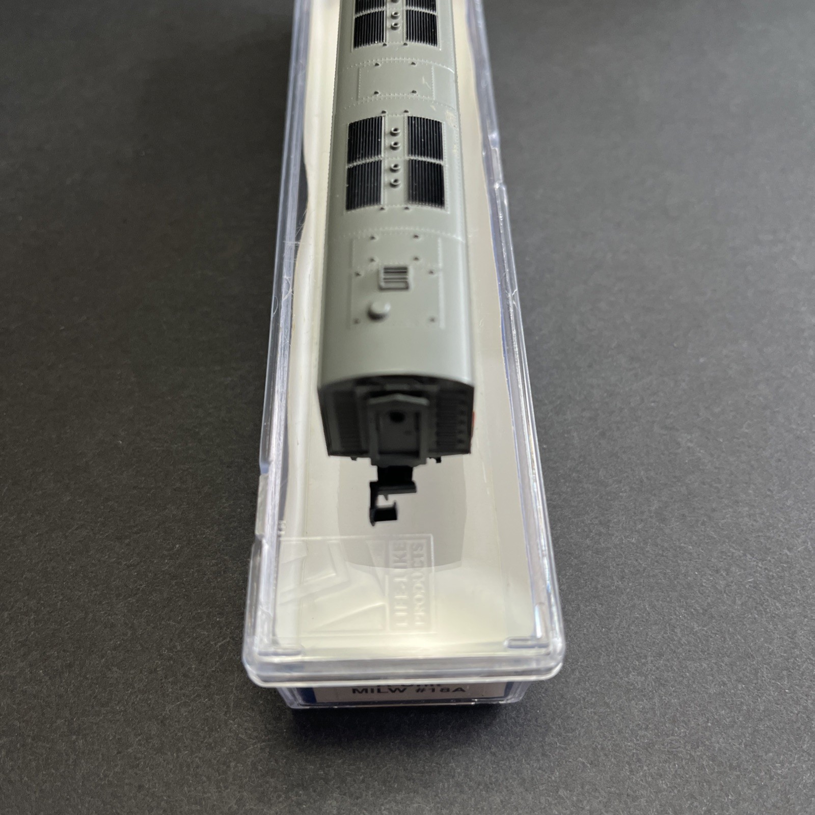 N Scale Life-Like 7038 MILW Milwaukee Road EMD E7A Diesel Locomotive #18A READ