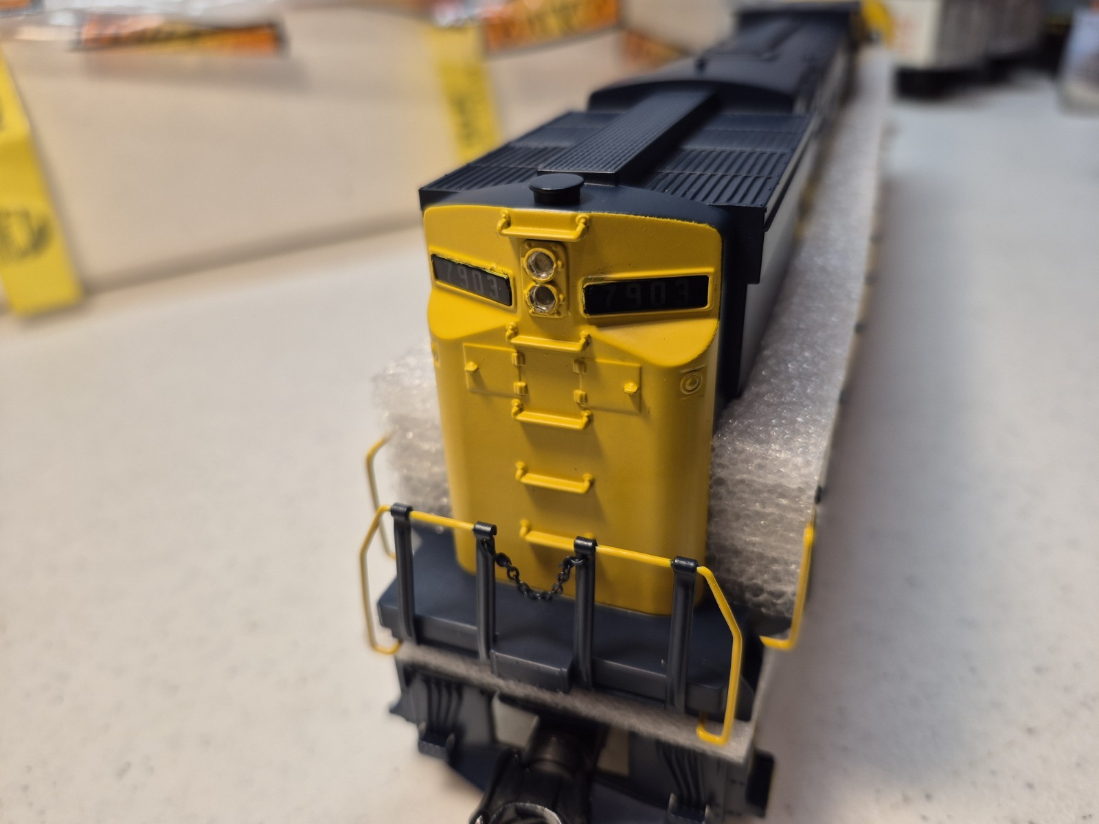 Rail King O Gauge 30-2861-1 Santa Fe C628 Diesel w/ Protosound 2 & Smoke NIB