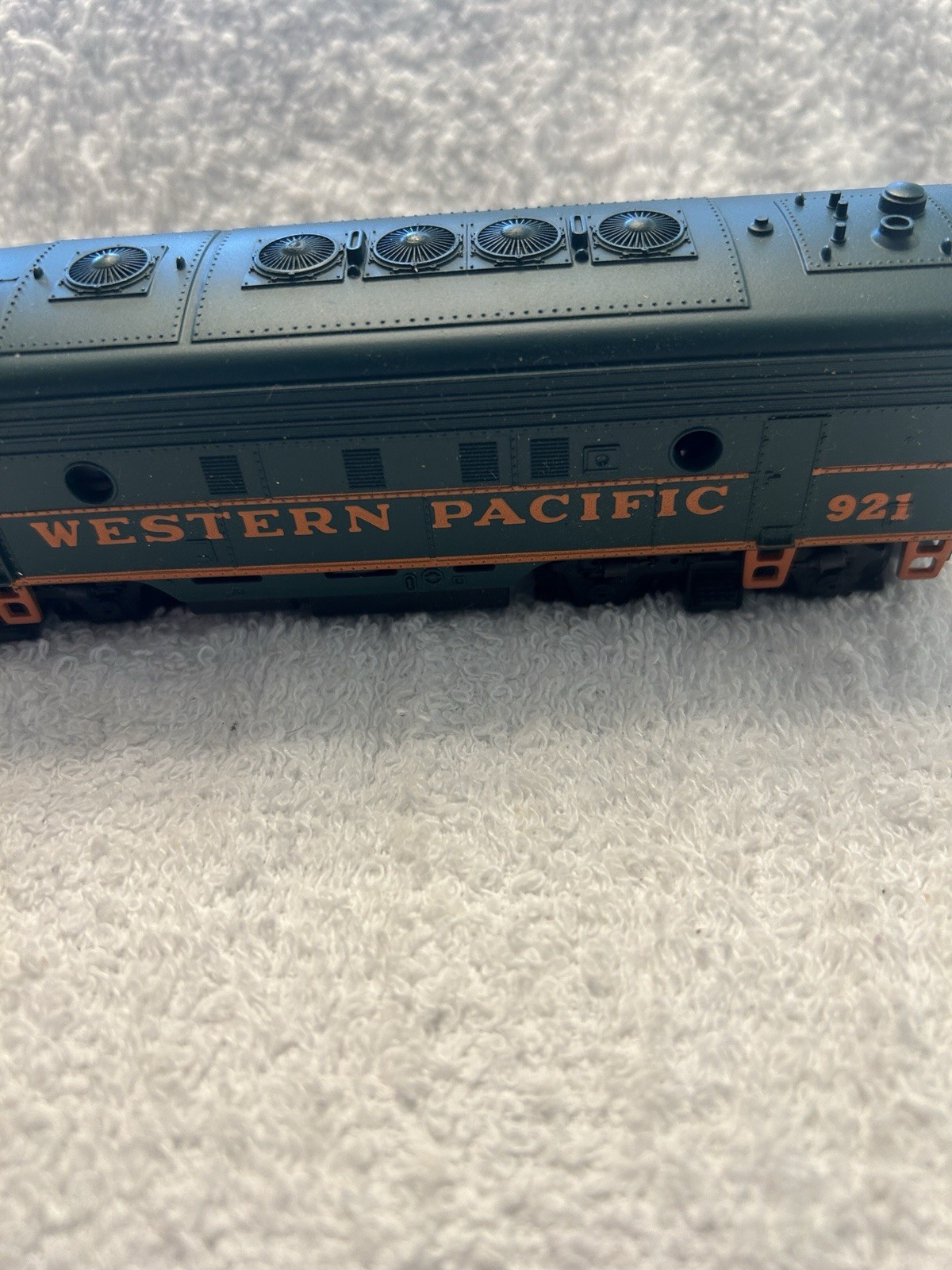 Athearn F7A Western Pacific HO Locomotive #921