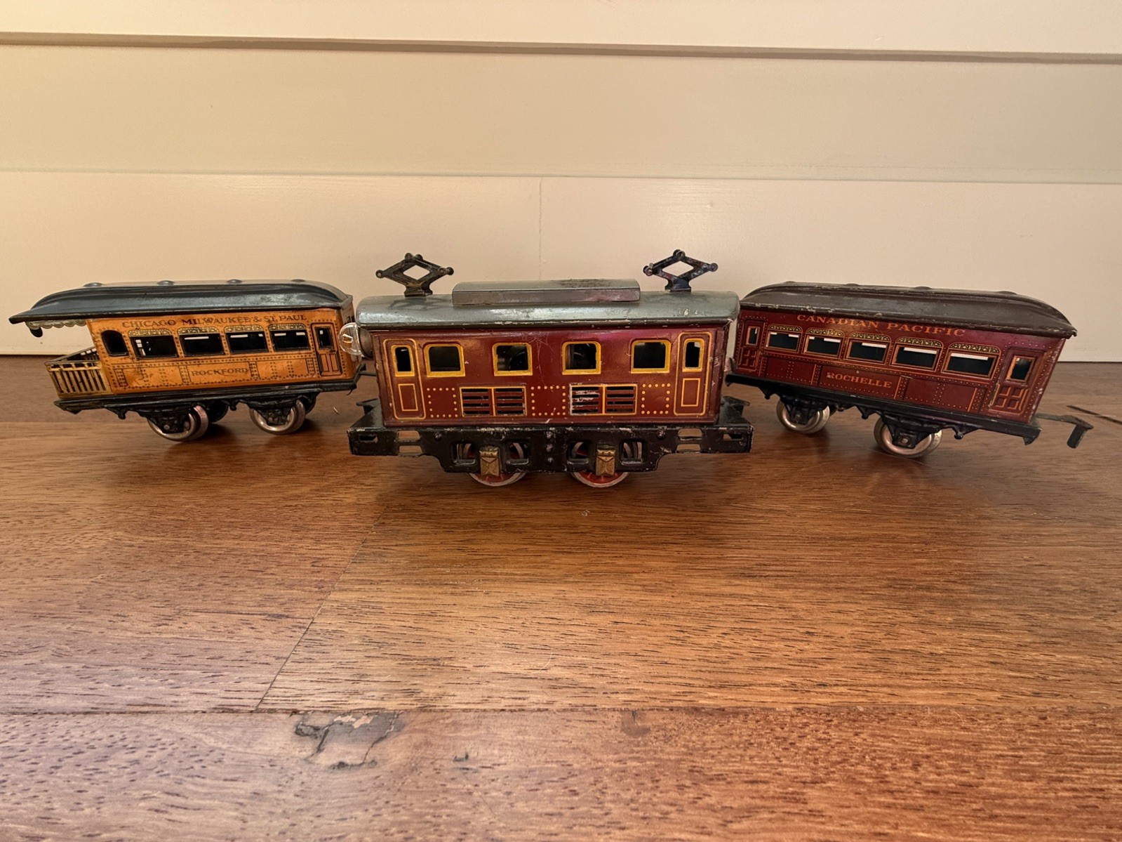 Antique Bing O Gauge Electric Train Collection – Germany – c.1915–1925