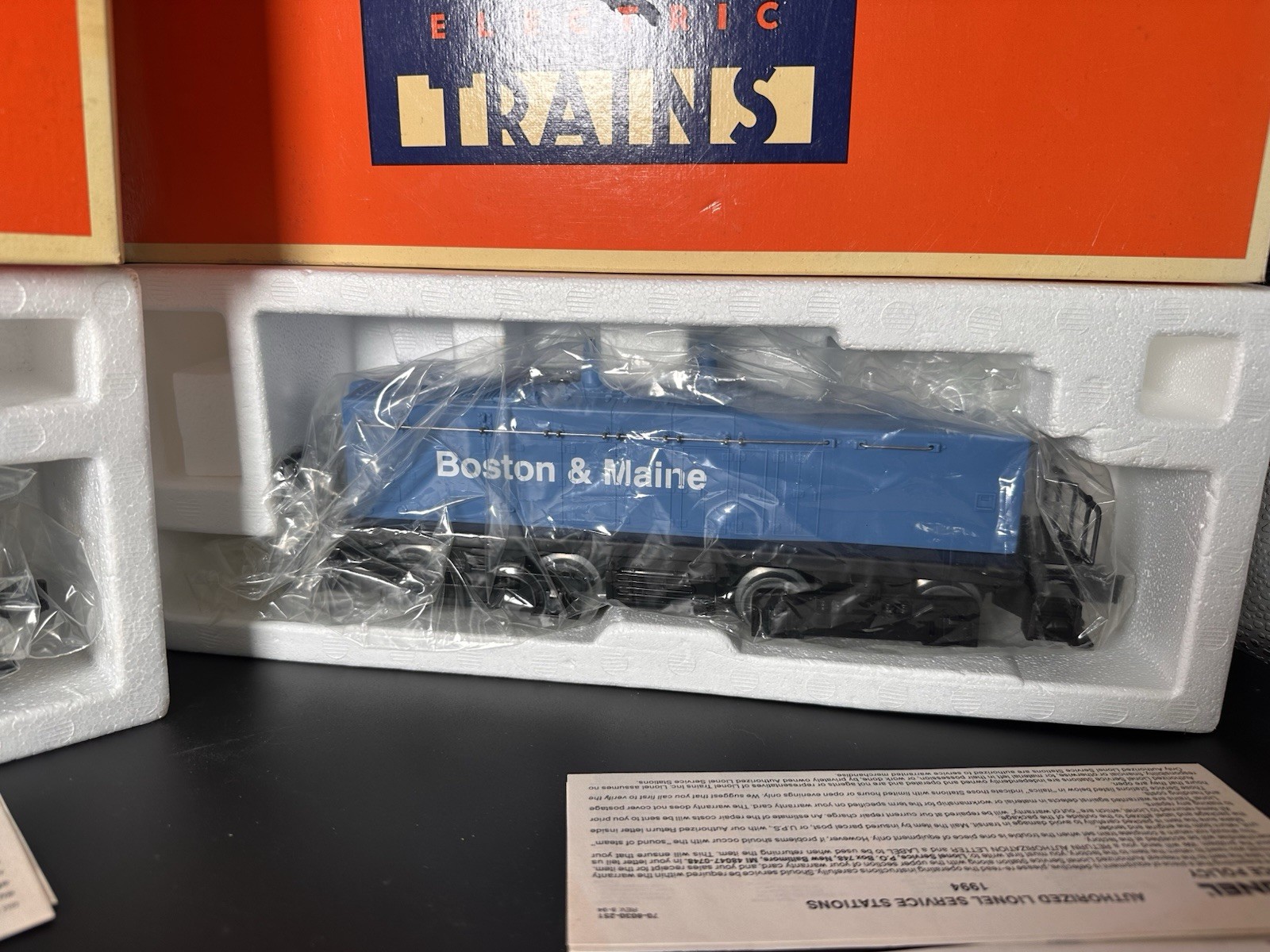 LIONEL 6-18918 & 18929 ” BOSTON & MAINE NW2 COW & CALF, BOXED – NEW