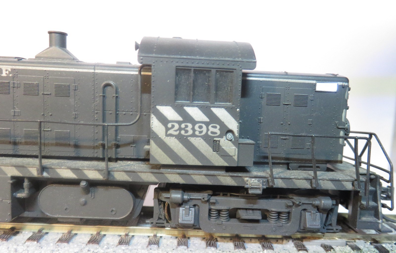 Atlas/Kato HO Santa Fe RS-1 DC/DCC, Directional LED Lights, Knuckle Couplers