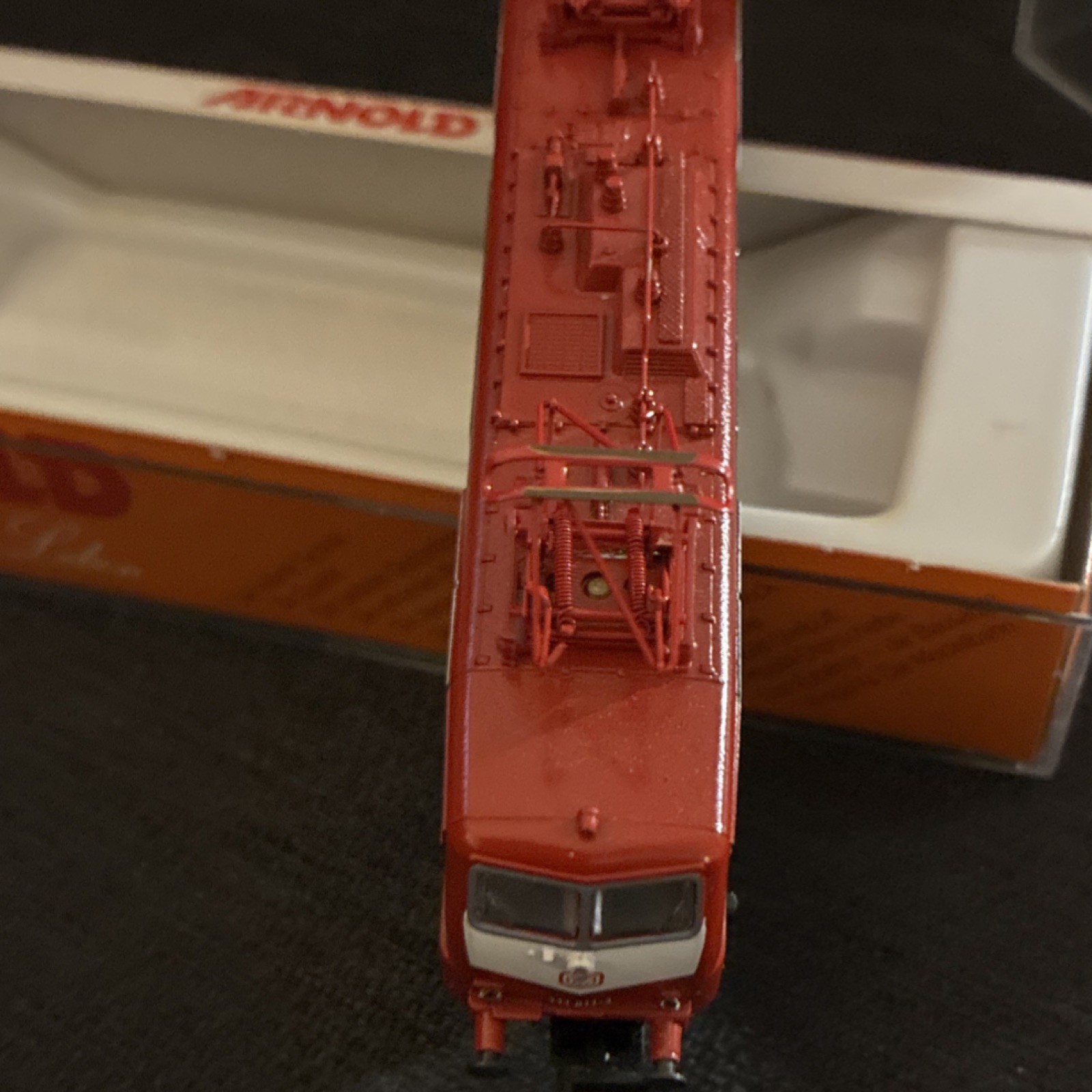 Arnold N Gauge Electric Locomotive 181 015-3 DB Red Black White Plastic Metal