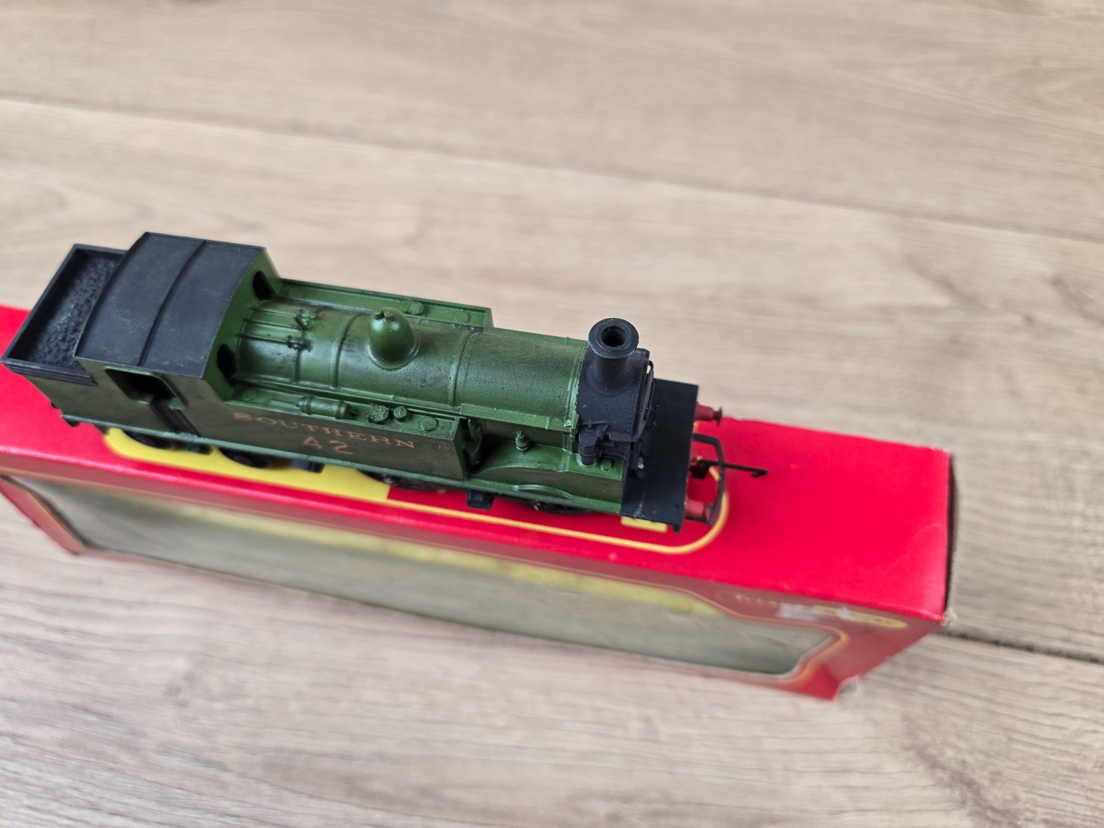 Triang Hornby R754 Class M7 Repainted Southern Tank Locomotive 42 Green OO Gauge