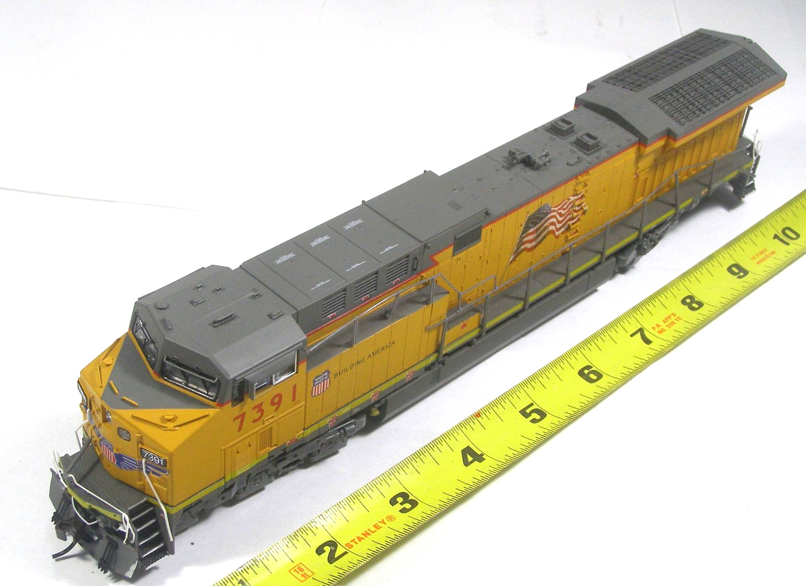 Broadway Ltd HO Model RR Diesel Locomotive w/Sound GEAC6000-UP7391 DCC China TZB