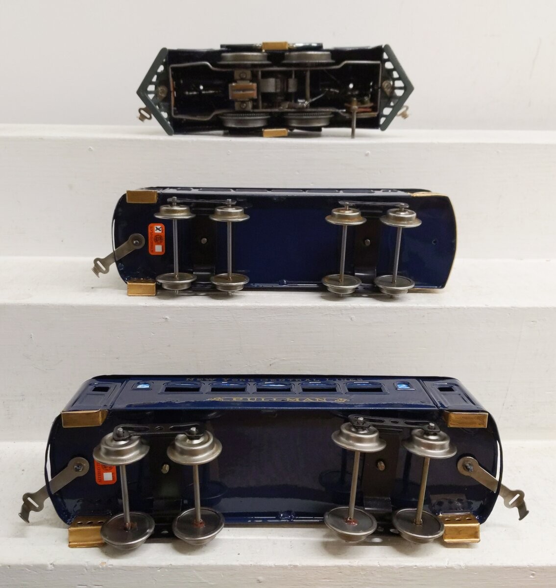 Lionel 33 Vintage Standard Gauge Powered Electric Loco w/ 35 & 36 Passenger Cars
