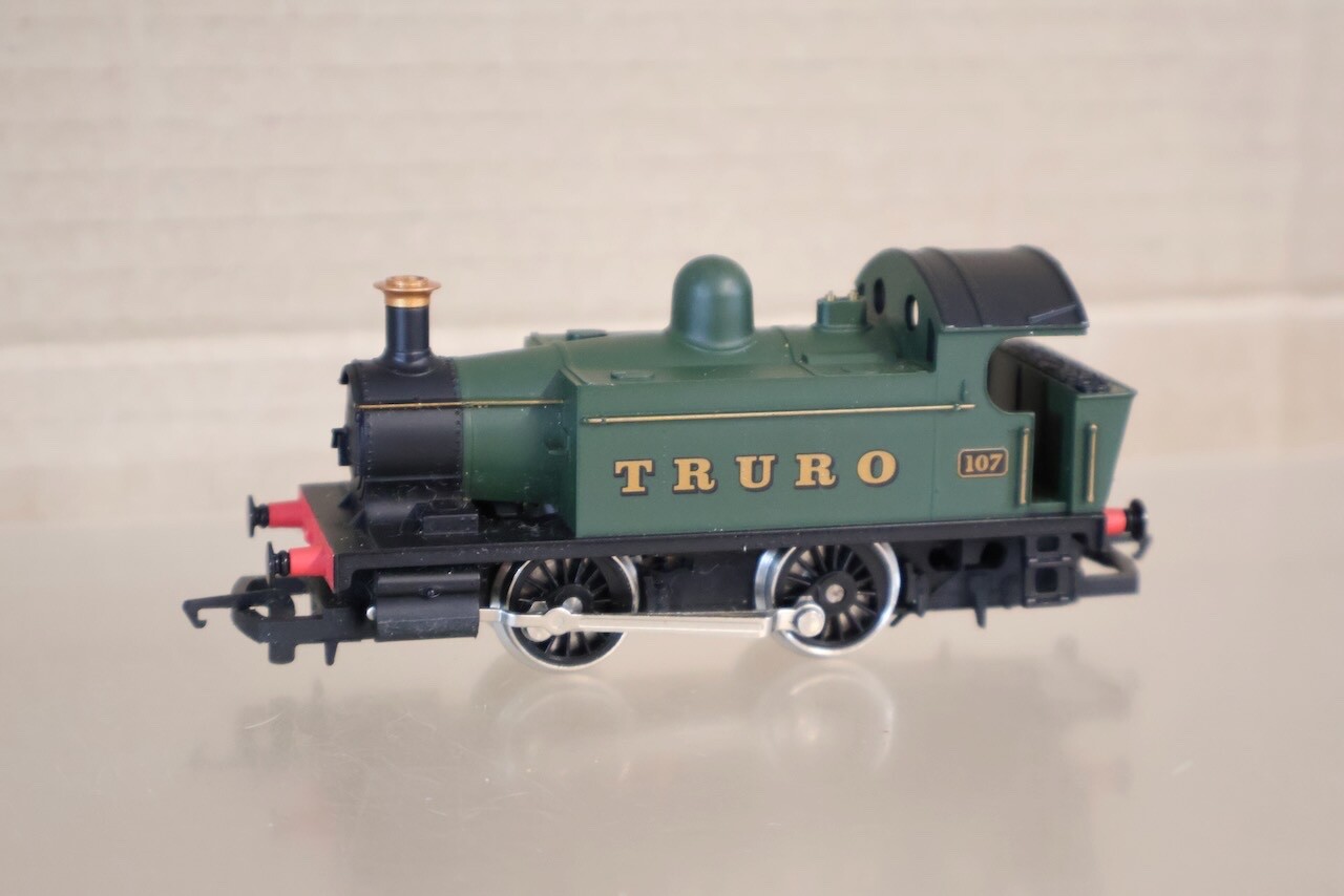 HORNBY GWR 0-4-0 HOLDEN CLASS 101 TANK LOCOMOTIVE 107 TRURO om