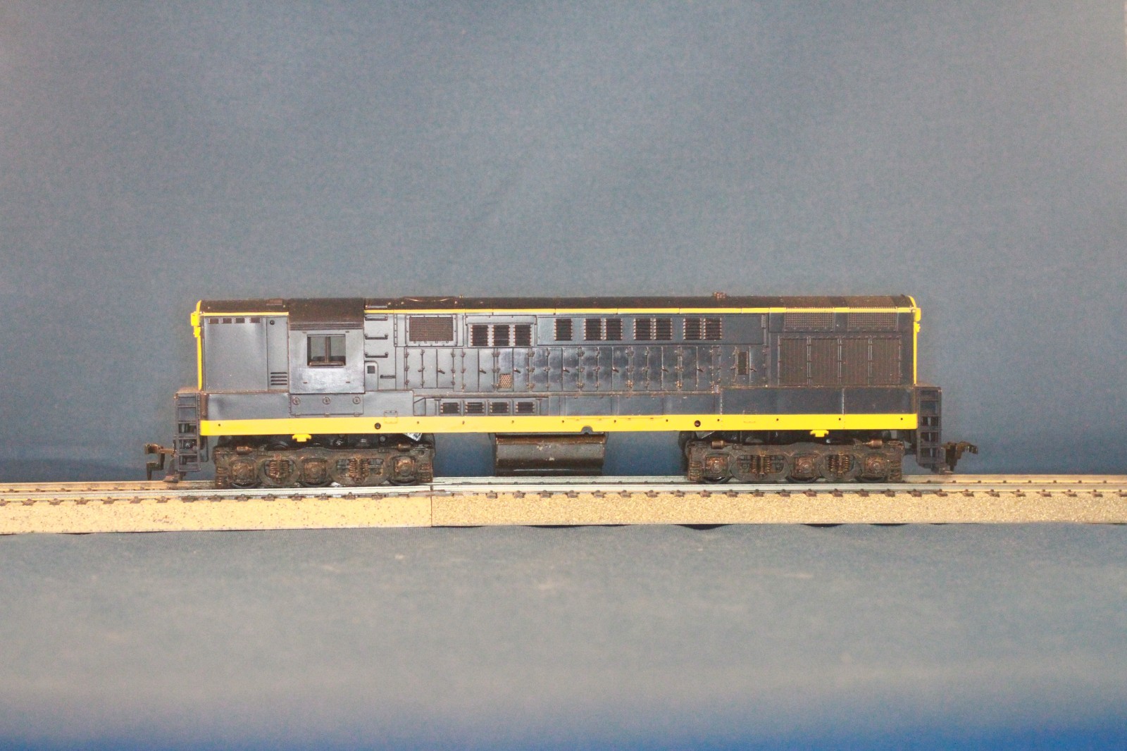 JP HO Scale Athearn Train Master Diesel Locomotive Santa Fe stripped