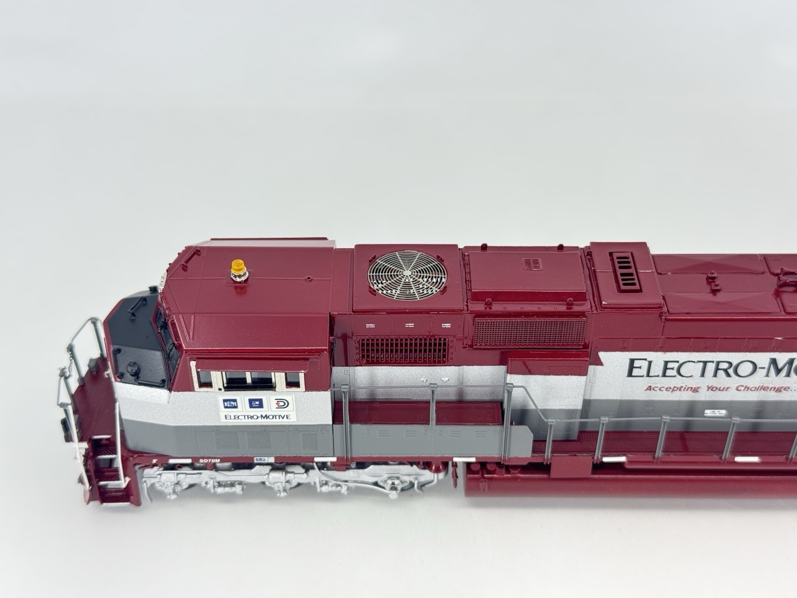 HO Overland Models OMI 5813.1 Electro Motive EMD SD70M Demo Diesel Locomotive