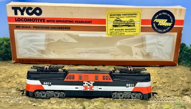 Tyco 251-28 GG-1 Electric Locomotive New Haven 6611 HO Scale Power Torque HO VGC