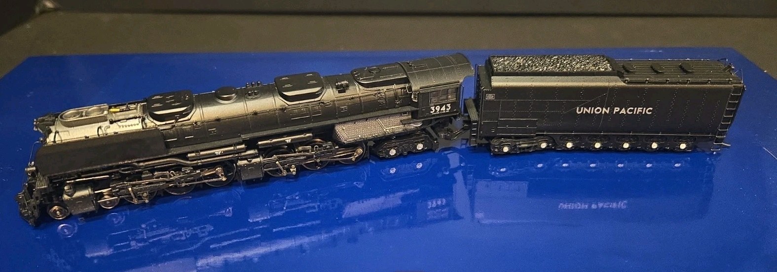 Athearn Challenger 4-6-6-4 Union Pacific 3943 N Scale Locomotive See Details!