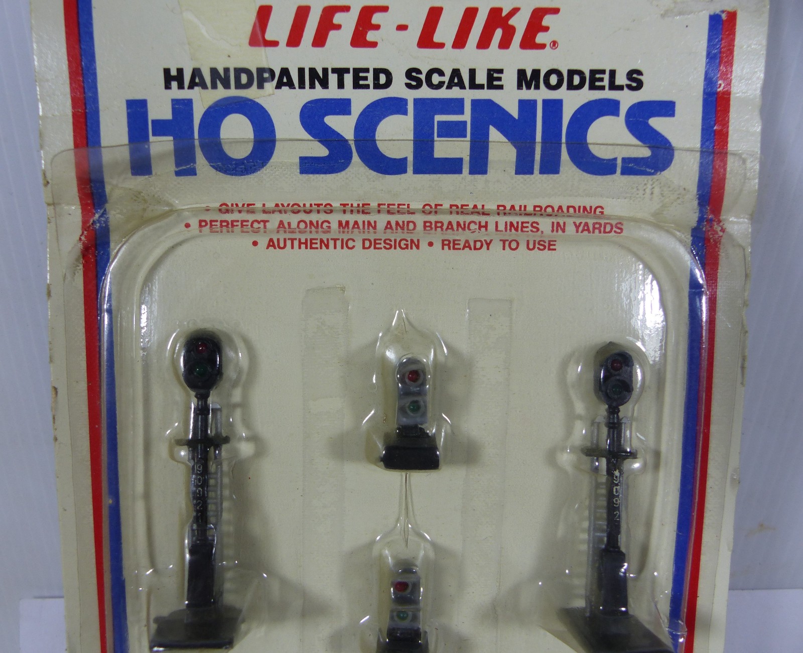 Rail Road Signals Life Like Hand Painted Scale Models HO Scenics # 1122