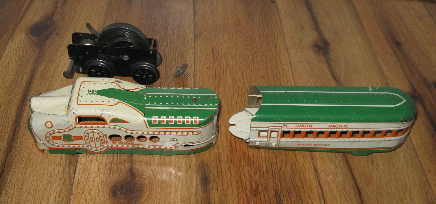 MARX STREAMLINE SET UNION PACIFIC M10005 Locomotive Engine Squaw Bonnet Train