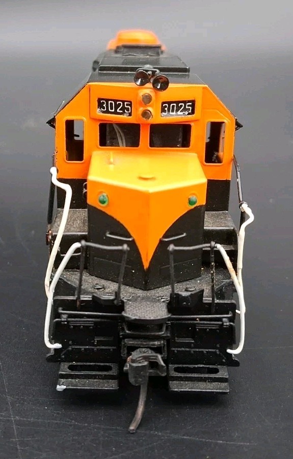 HO BRASS MODEL TENSHODO GP-35 DIESEL SWITCHER GREAT NORTHERN 159 FACTORY PAINT
