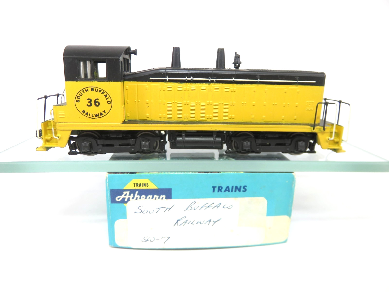 Athearn Blue Box HO Scale South Buffalo EMD SW-7 Diesel Locomotive Road #36