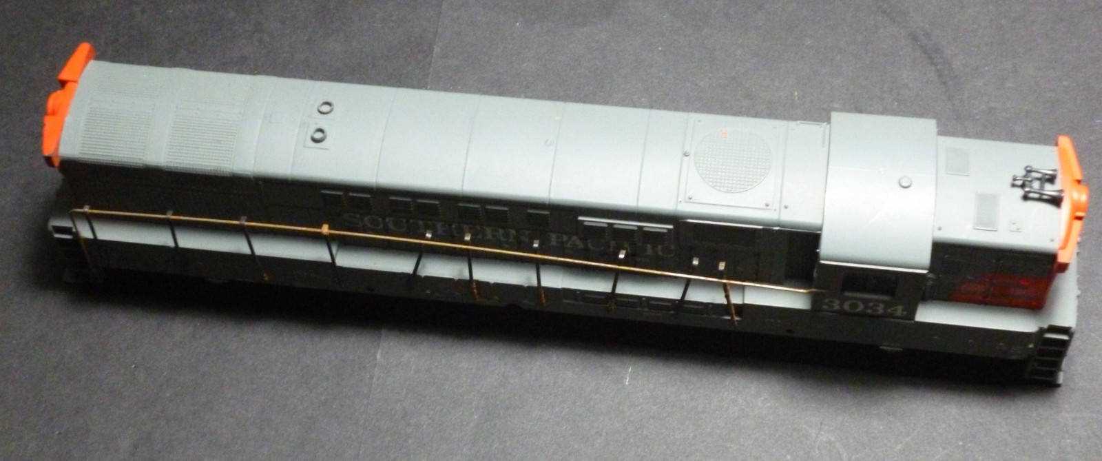 Ho Athearn Diesel locomotive shell FM Trainmaster shell Southern Pacific