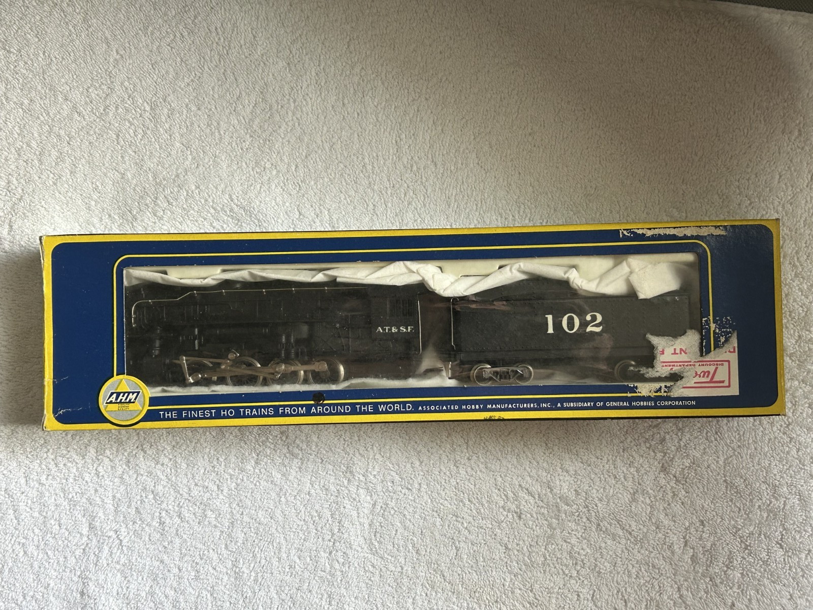HO Scale – AHM 5082-c Santa Fe 0-8-0 Steam Switcher Engine #102 Great Runner