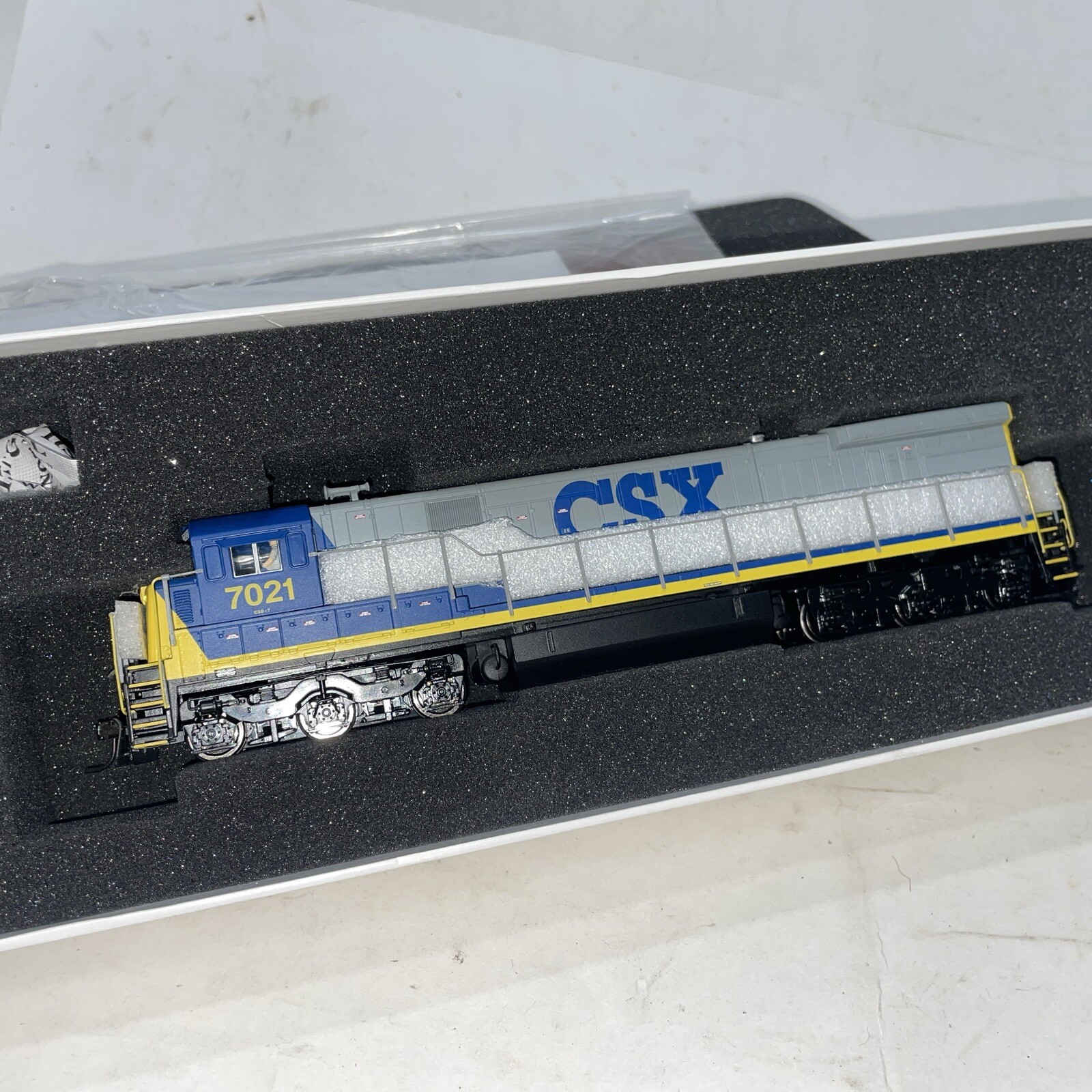 Paragon2 Broadway Limited HO #7021 CSX #2447 GE C30-7 W/ DC DCC Sound Locomotive