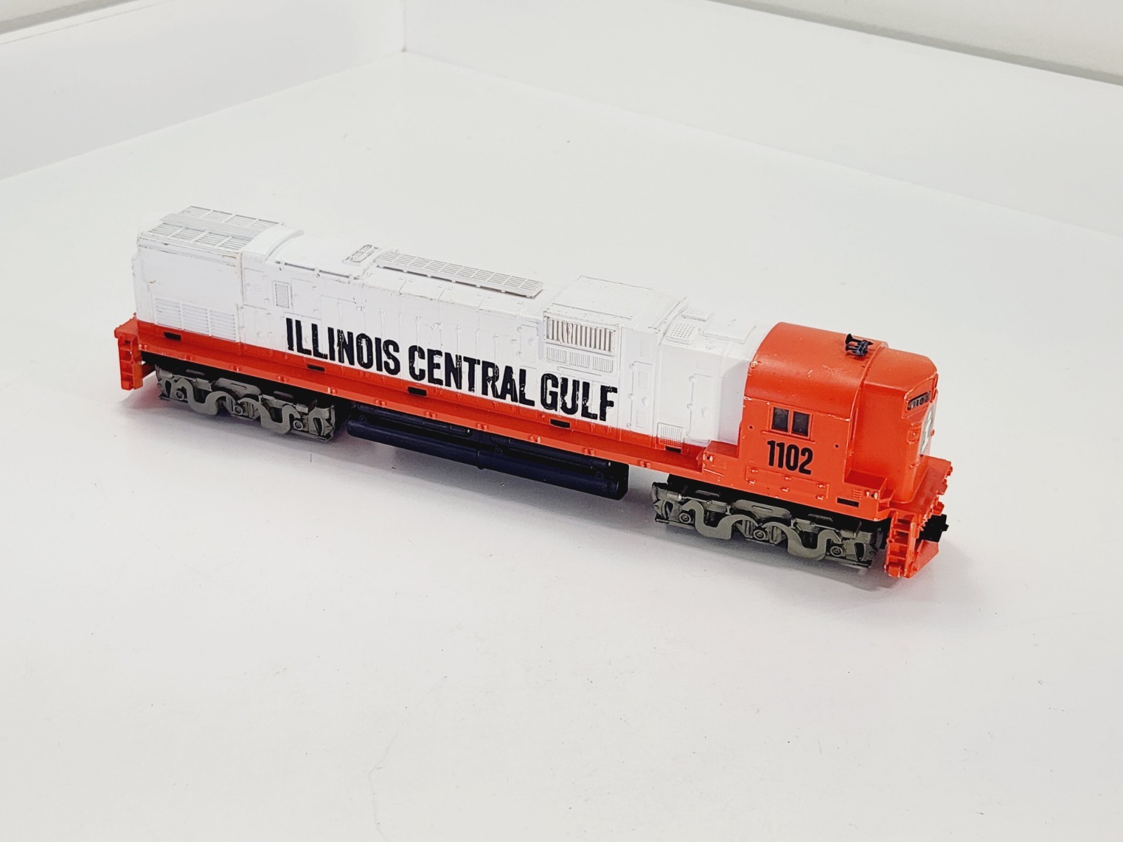TYCO HO Scale Illinois Central Gulf #1102 Diesel Locomotive