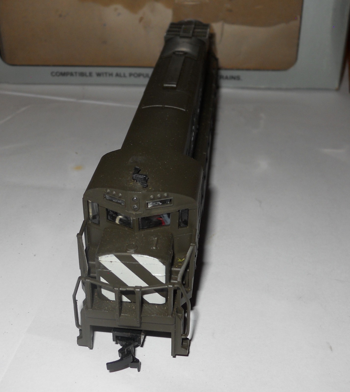 AHM ho U.S.ARMY DIESEL LOCOMOTIVE #89001 powered