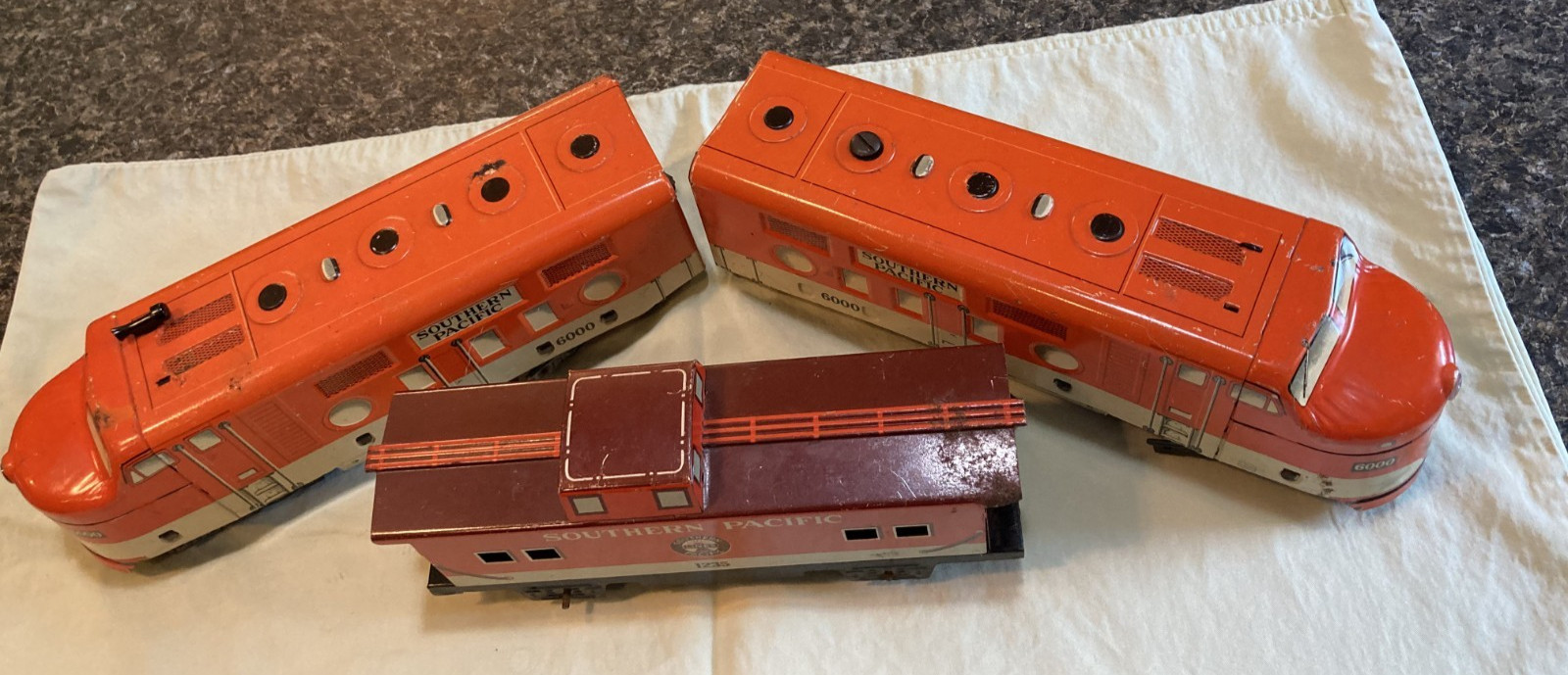 Marx O Gauge Southern Pacific 6000 A & B Units & Caboose #1235