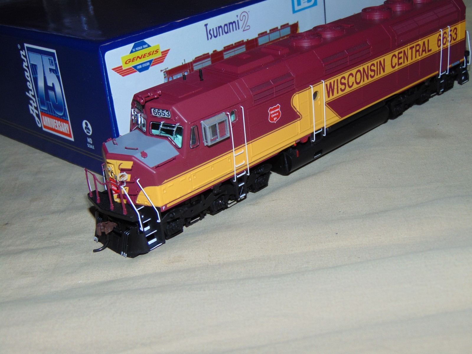 ATHEARN GENESIS HO 28616 WISCONSIN CENTRAL F45 DCC & SOUND -BRAND NEW