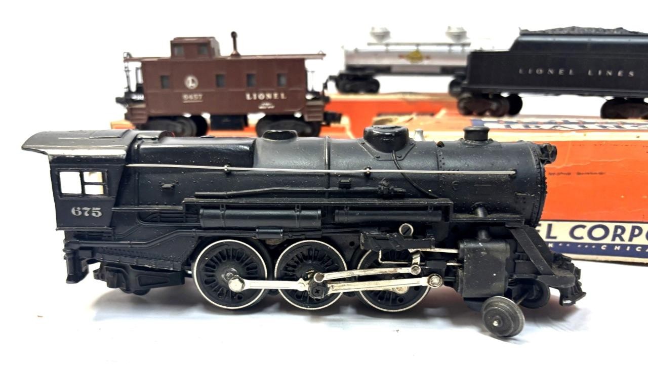 Vintage Lionel Train Set – 675 Locomotive, Whistle Tender & Freight Cars TESTED!