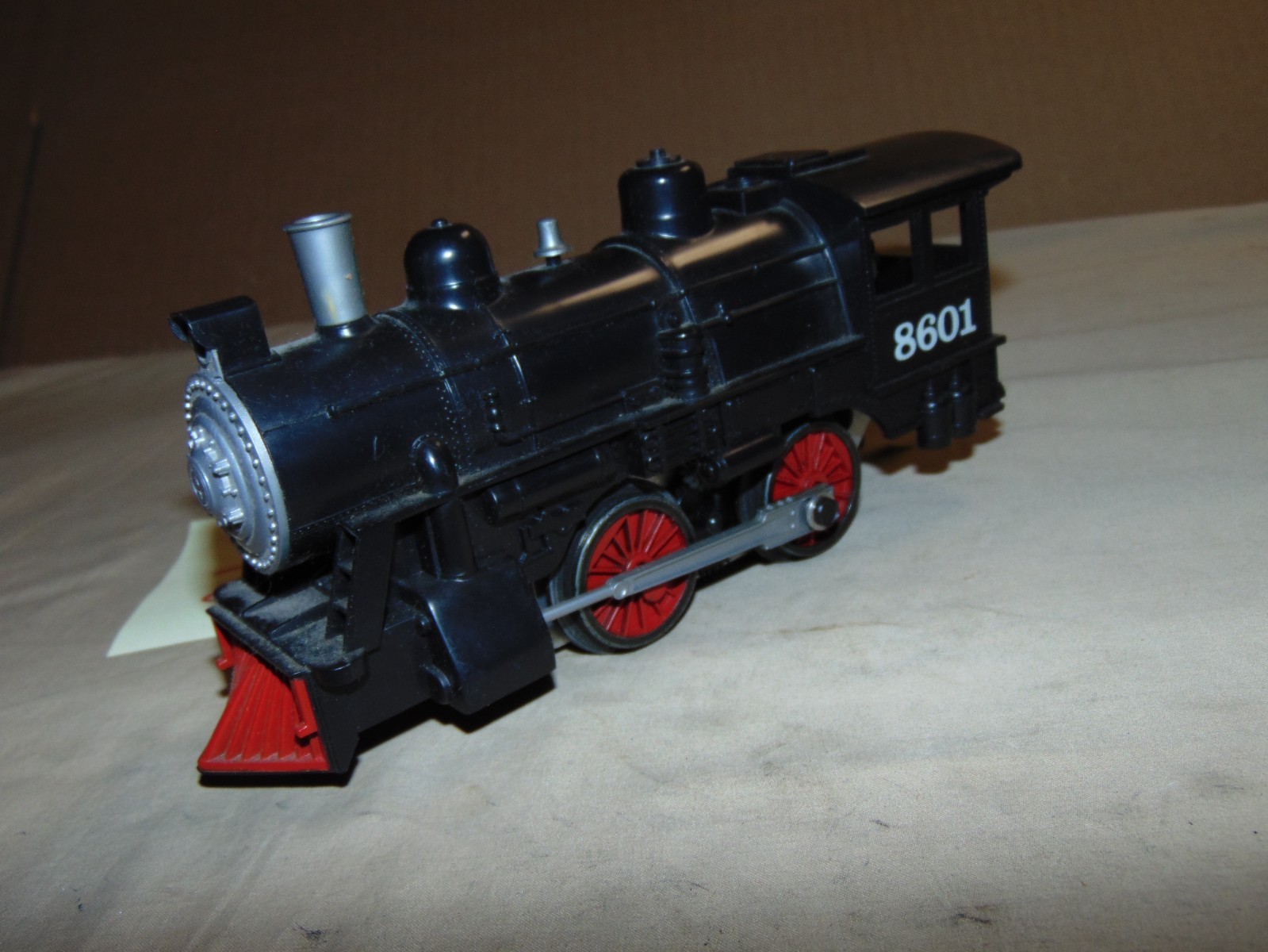 LIONEL O 8601 0-4-0 STEAM ENGINE WITH MANUAL REVERSE #25