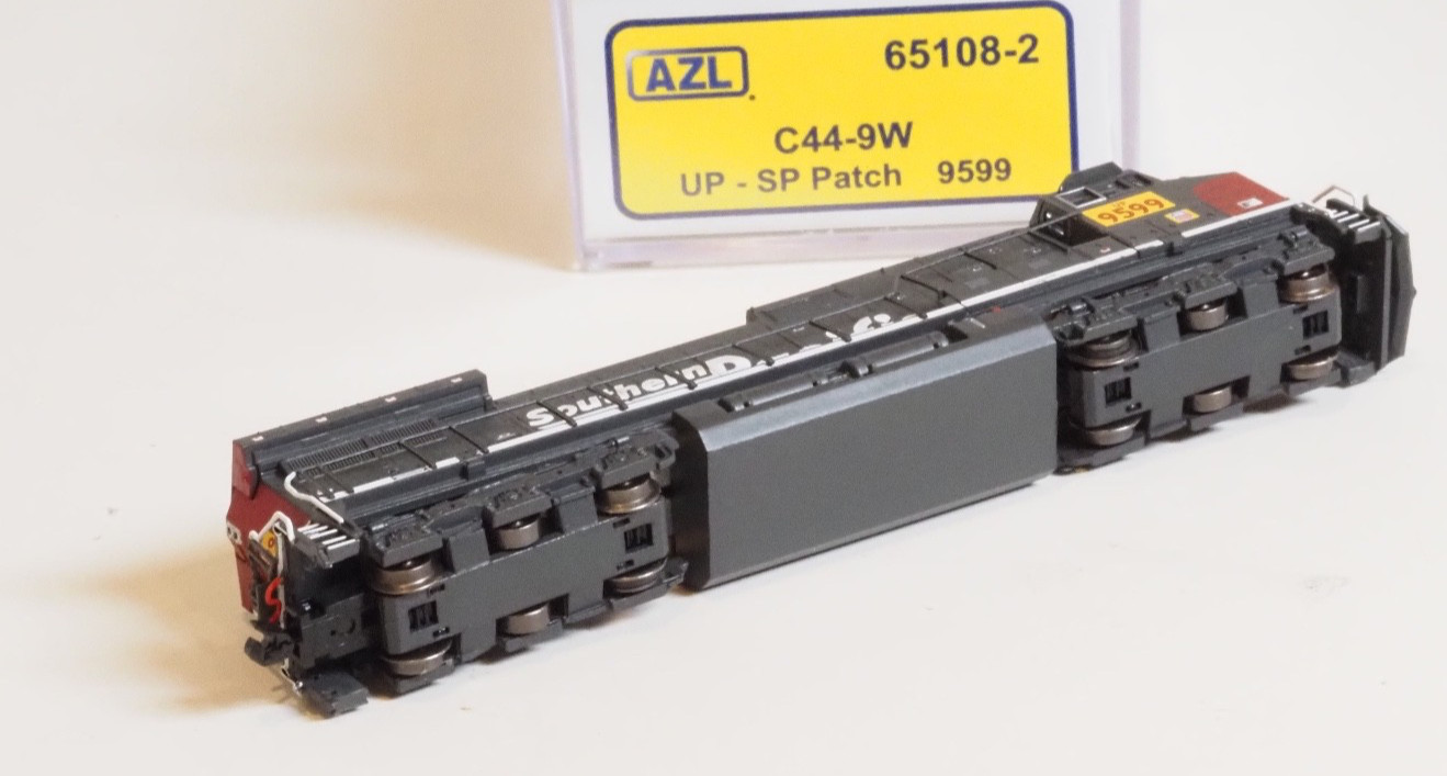 Z-scale AZL 65108-2 C44-9W Locomotive UP – SP Transition Patch highly detailed
