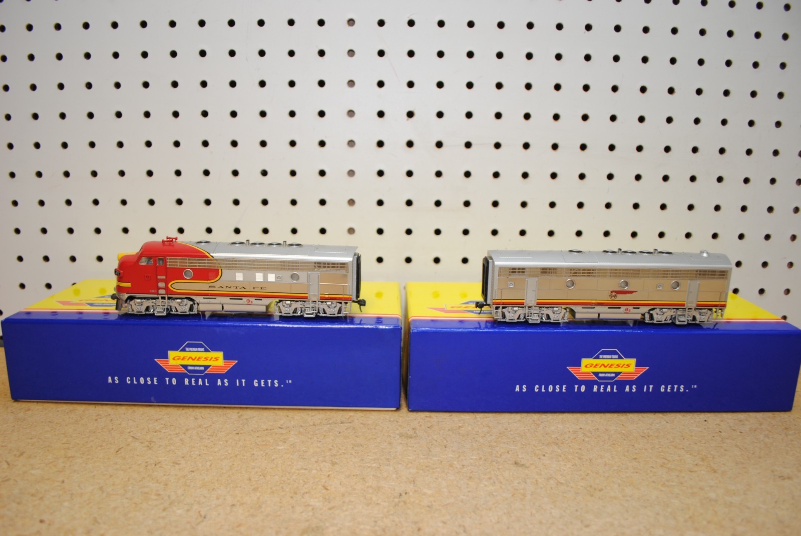 Athearn Genesis G1500B Santa Fe F-7A/F-7B Phase 1 Diesel Locomotive Set HO