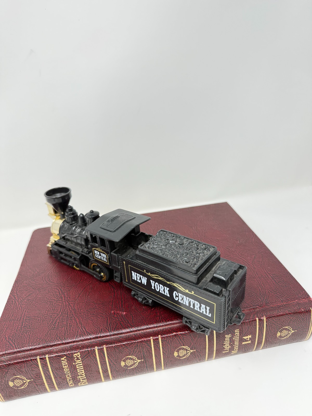 New York Central Black Gold White Steam Engine Plastic Shing Fat Ltd. China