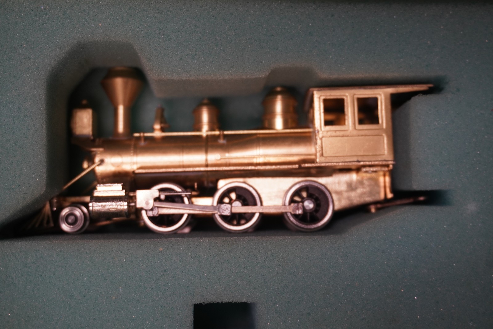 Far East Distributors HO Brass Train Engine Spartan Series 1910 2-6-0 Mogul 2602