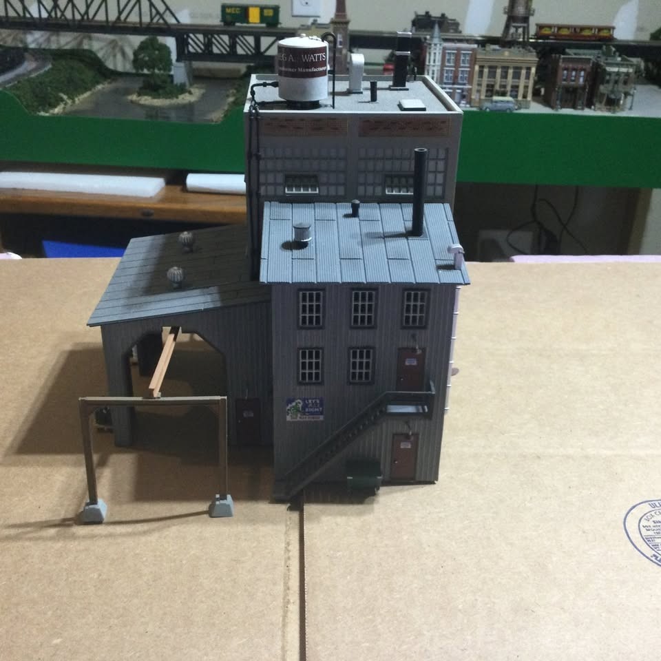 HO-Scale Woodland Scenic 5037 Meg A. Watts Transformers – Built-&-Ready Landmark